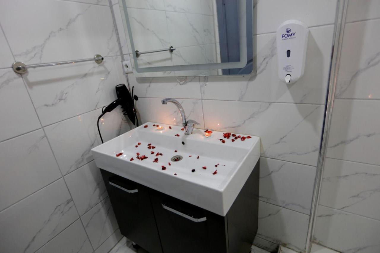 Sara Suit Hotel Istanbul Bagian luar foto