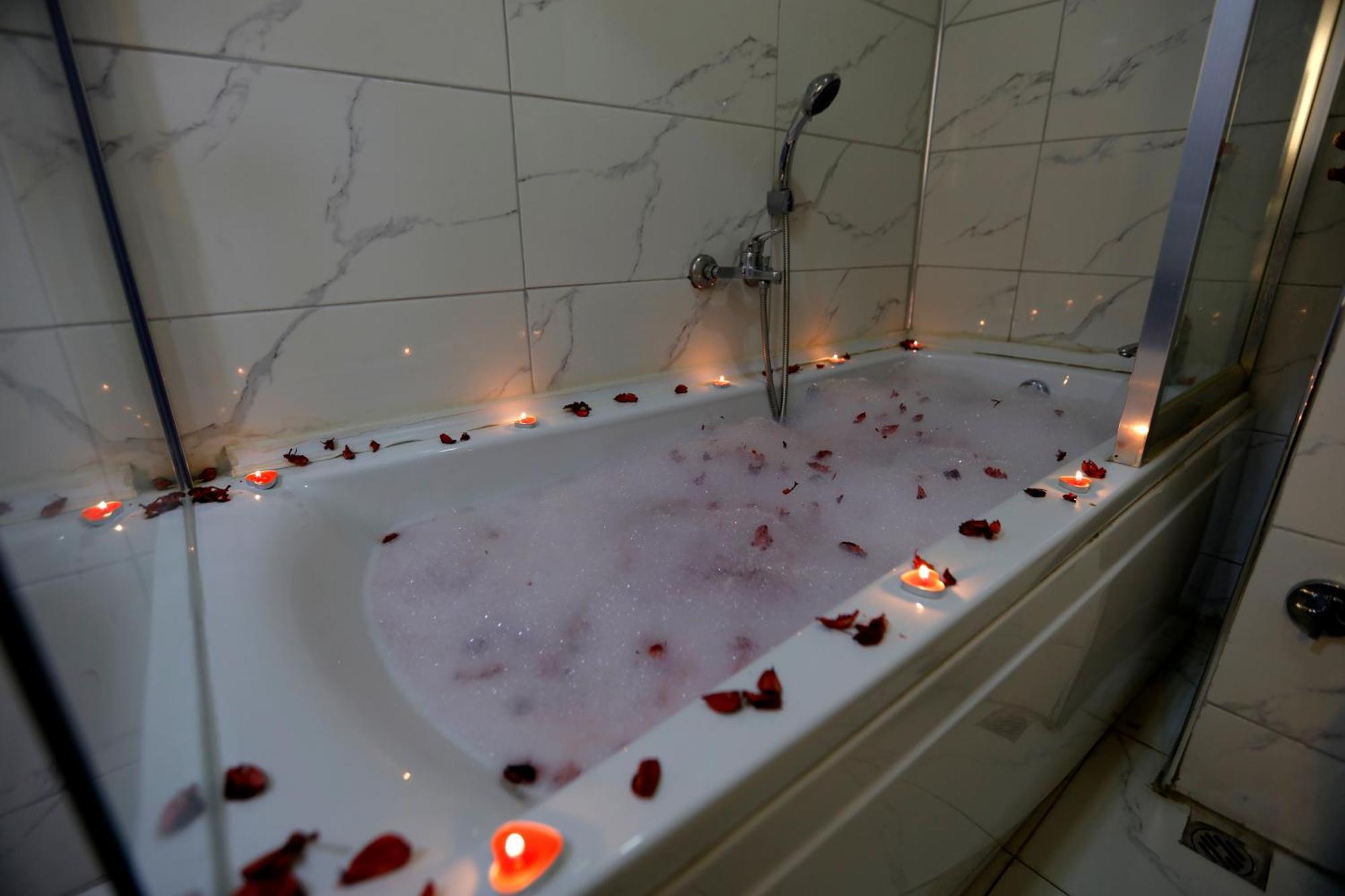 Sara Suit Hotel Istanbul Bagian luar foto